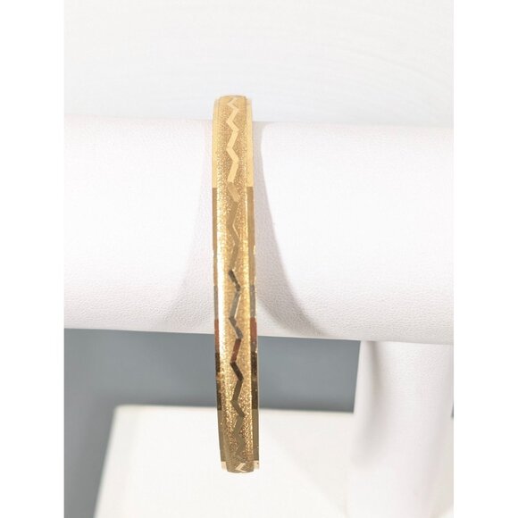 Vintage Monet Bangle Bracelet Gold Tone Textured Zig Zag 8.5" - Picture 1 of 11